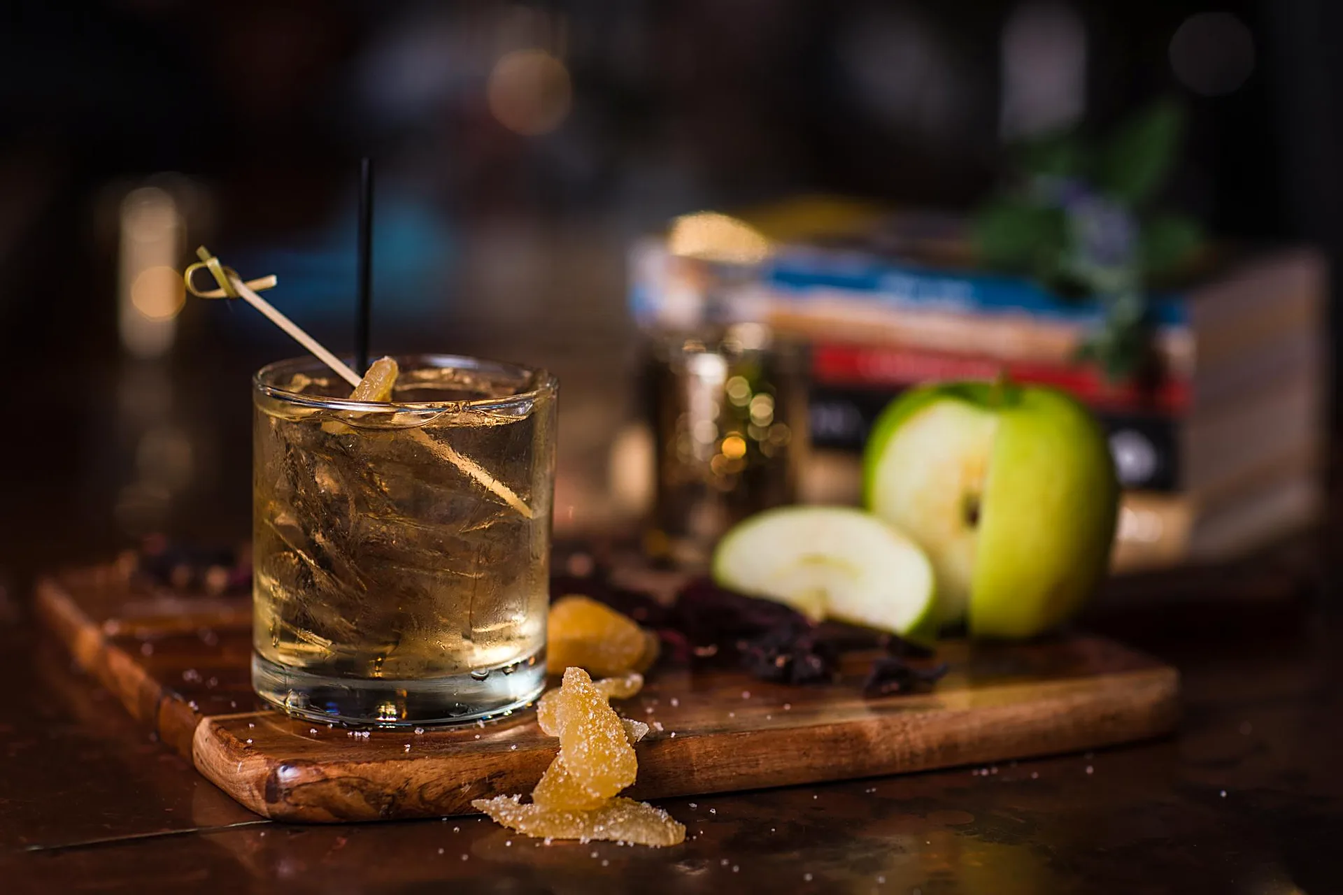 吧台特调鸡尾酒